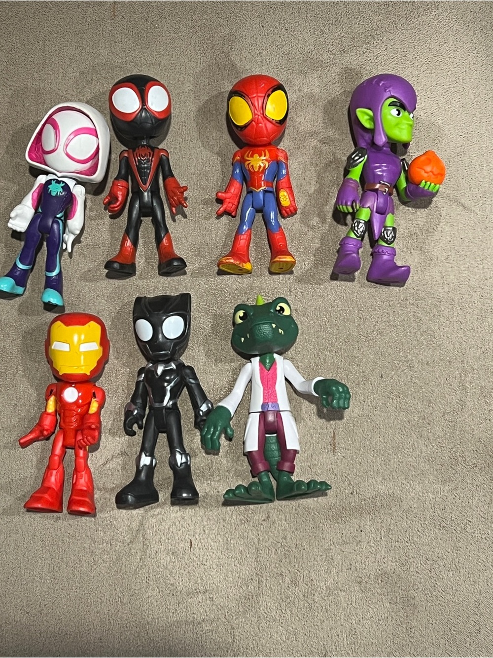Spidey & Friends 4” lot of 7 Hulk Spider-Man Doc Ock  Gwen Ironman Miles Lizard